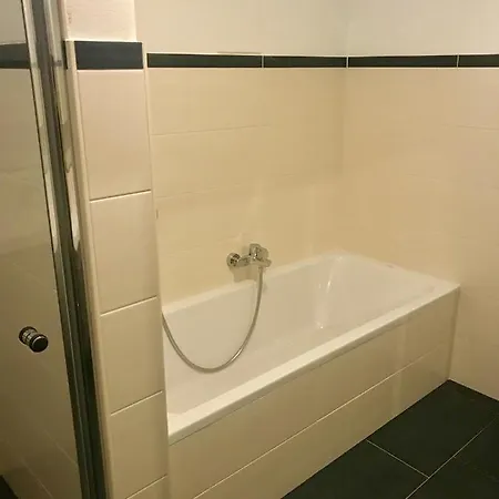 4 * Whirlpool & Sauna In Seenaehe Pleinfeld