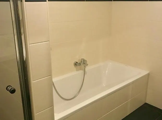4 * Whirlpool & Sauna In Seenaehe Pleinfeld